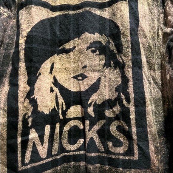 Stevie Nicks flannel button down with splatter paint 🖤 Size Small 🖤 Like New❣️ - Picture 2 of 8
